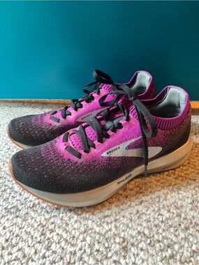 Brooks Women's Black and Magenta Knit Running Sneakers